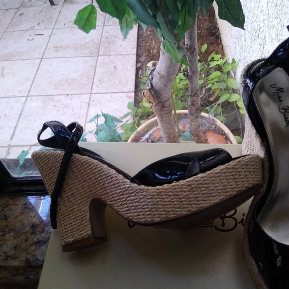 Miss Bisou Shoes - Picture 3 of 4